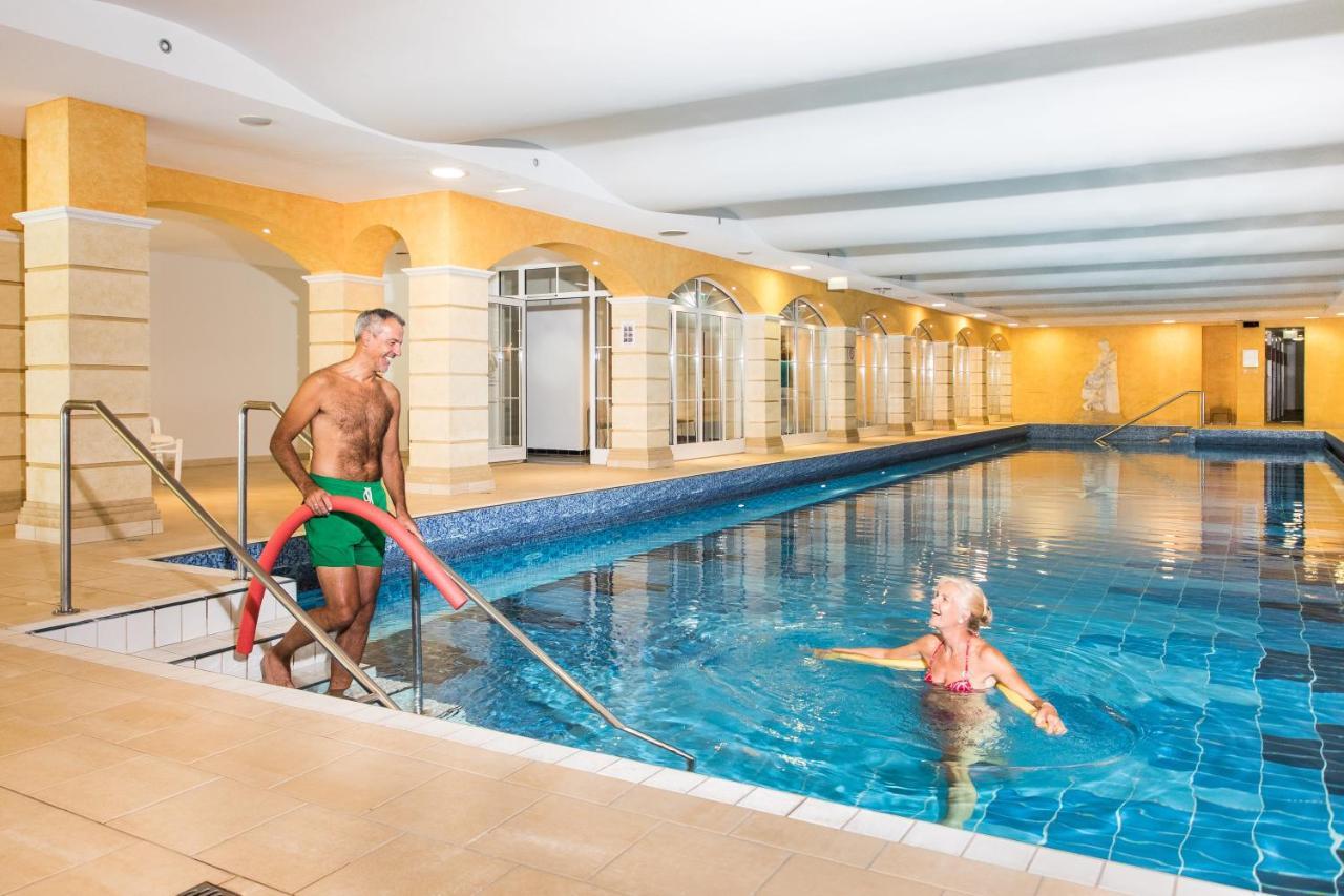 Gesundheit & Wellness Resort Бад Митерндорф Екстериор снимка